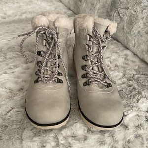 JBU boots size 8.5M